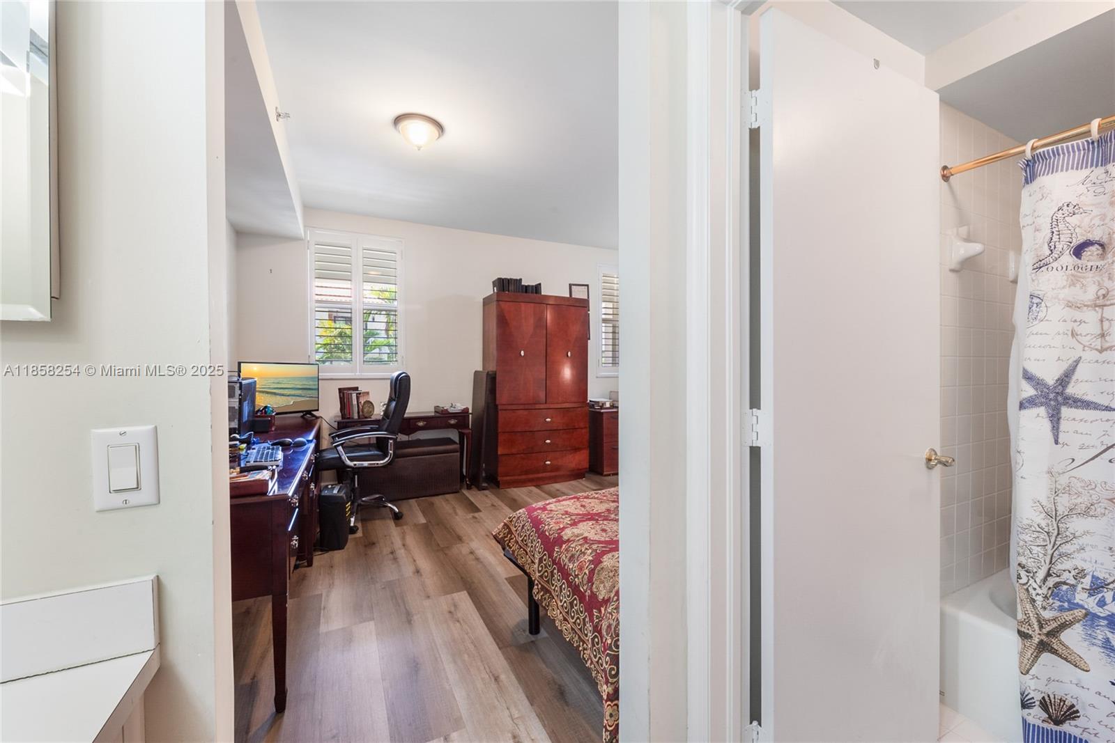 612 Valencia Ave #104 Coral Gables, FL 33134