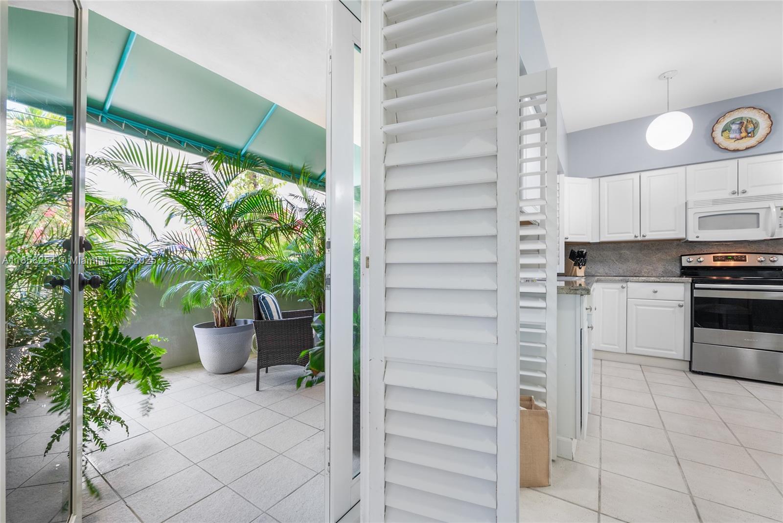 612 Valencia Ave #104 Coral Gables, FL 33134