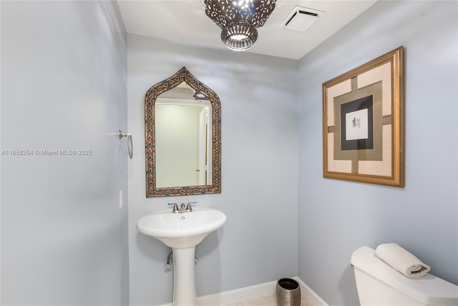 612 Valencia Ave #104 Coral Gables, FL 33134