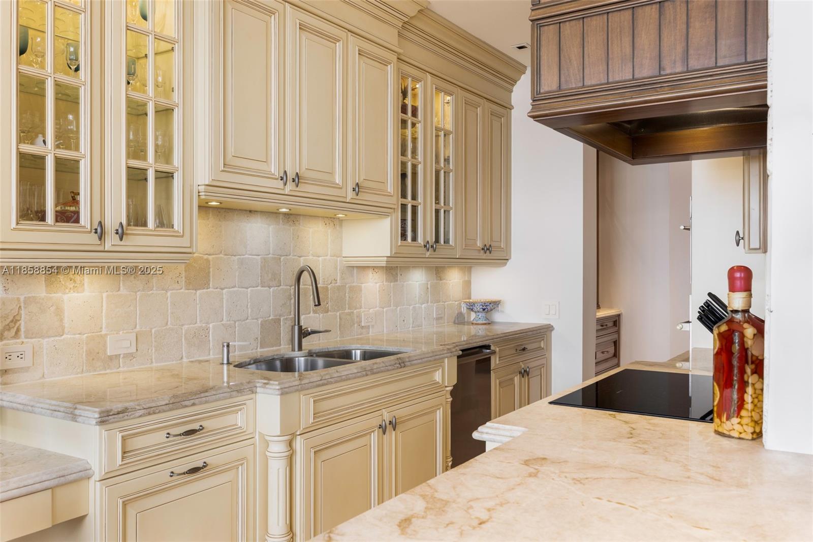 image Villa Regina Condo10
