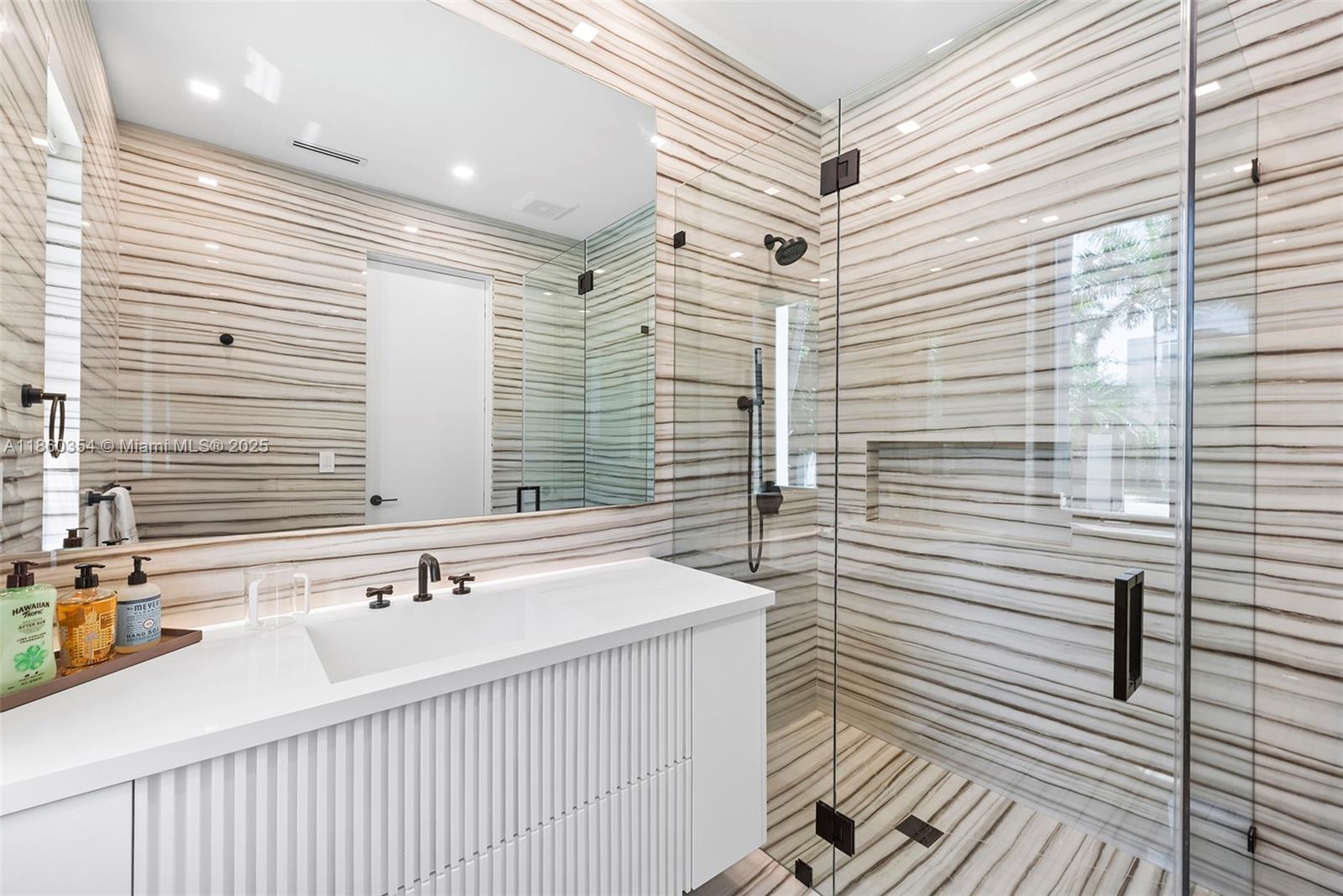 70 Camden Dr Bal Harbour, FL 33154 70 Camden Dr Bal Harbour, FL 33154