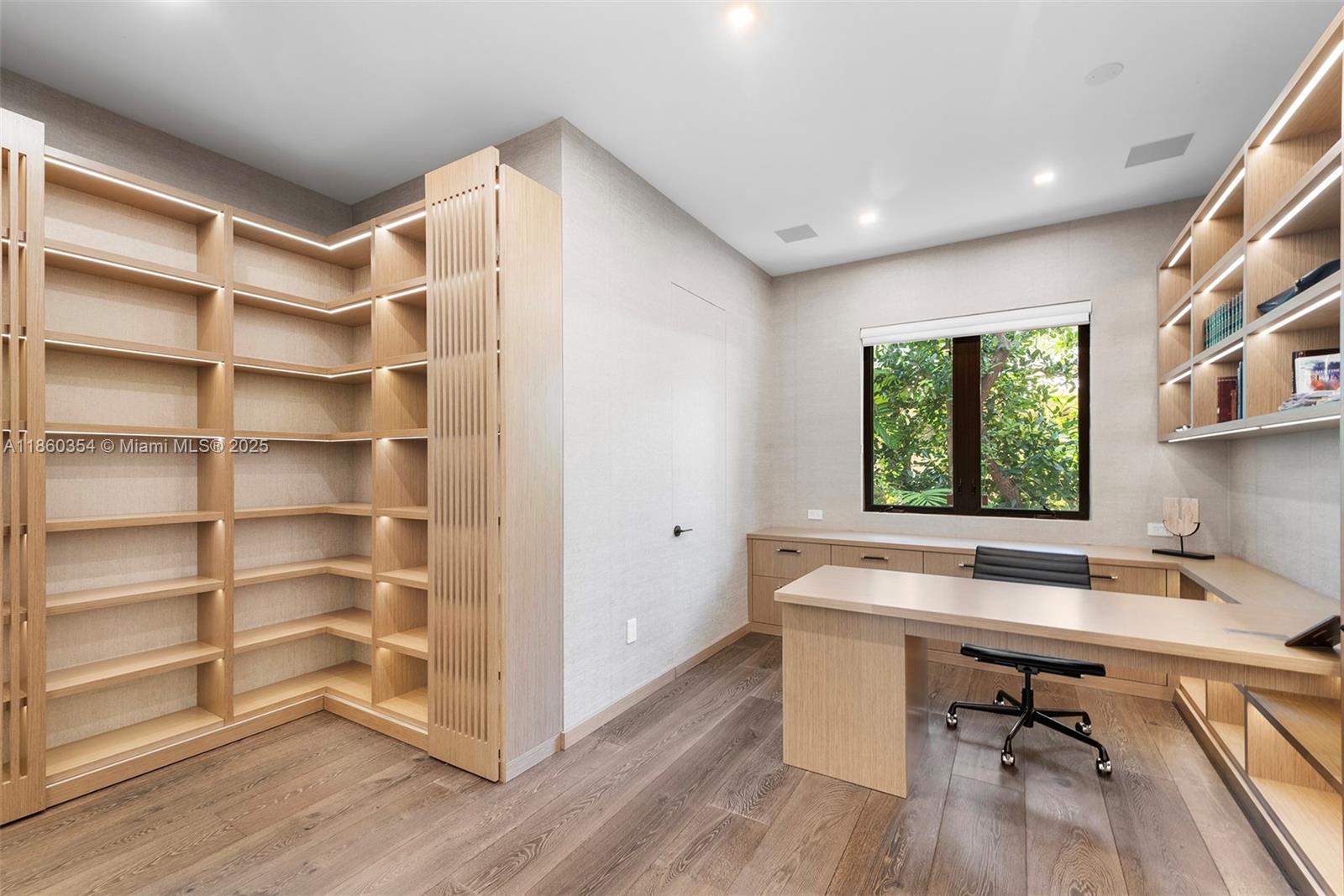 70 Camden Dr Bal Harbour, FL 33154 70 Camden Dr Bal Harbour, FL 33154