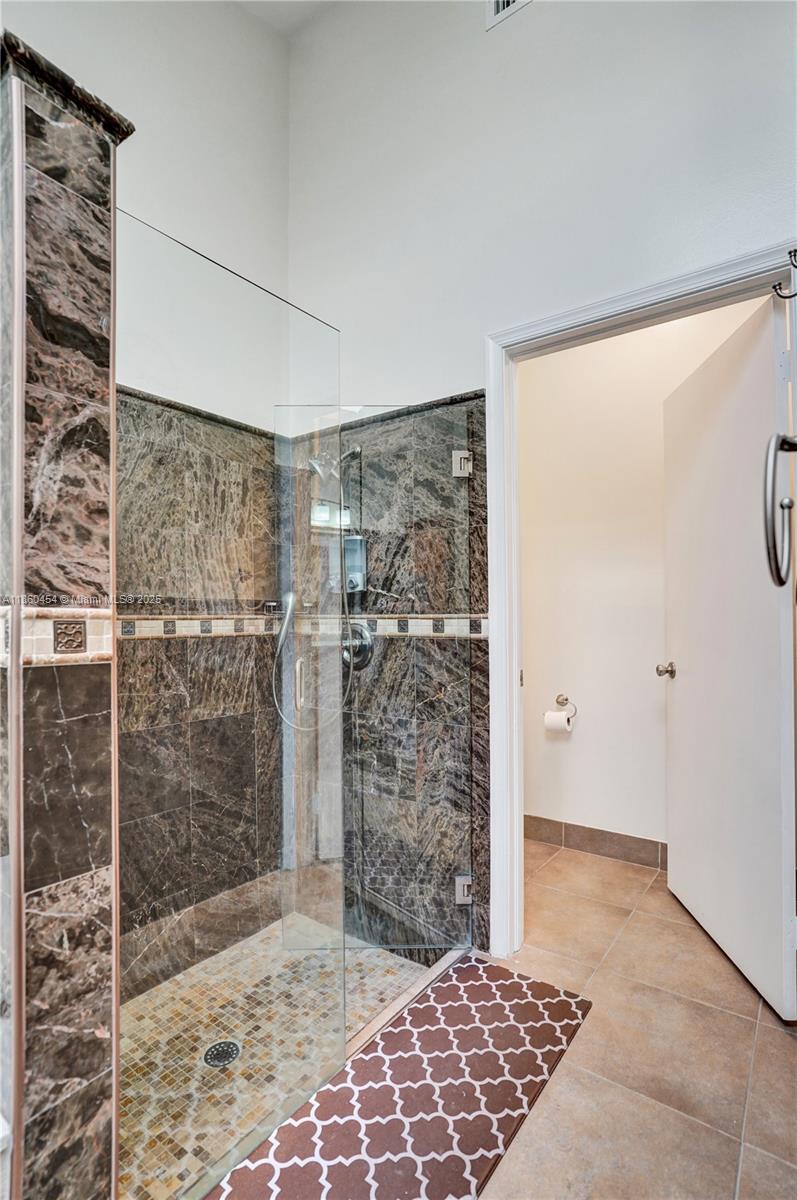 1485 W Lacosta Dr W Pembroke Pines, FL 33027