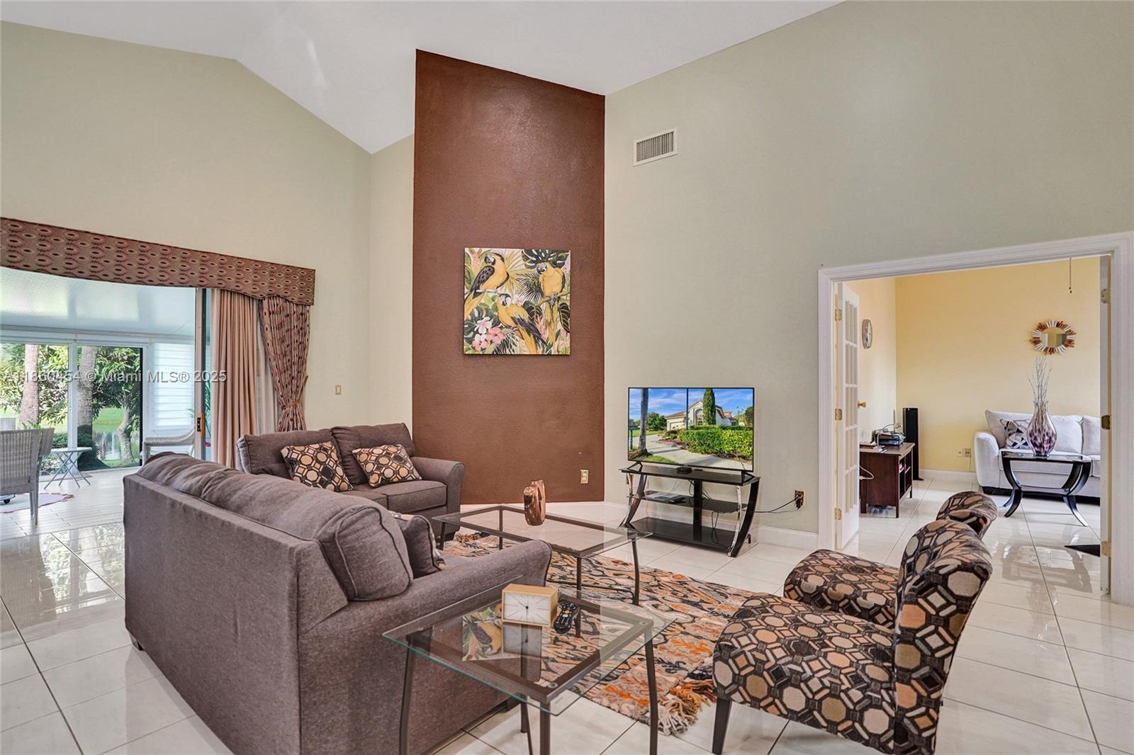 1485 W Lacosta Dr W Pembroke Pines, FL 33027