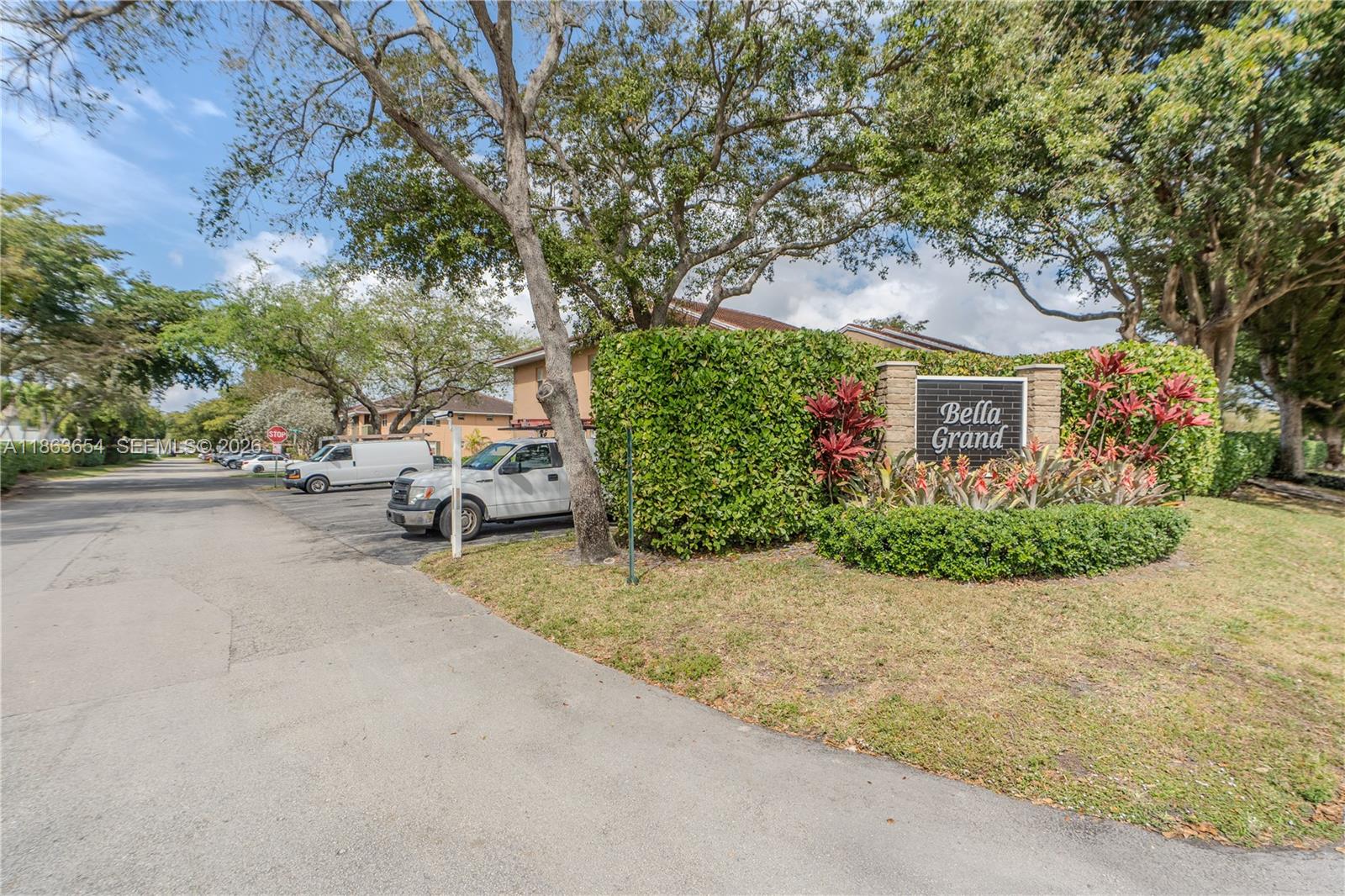 721 NW 103rd Ter #202 Pembroke Pines, FL 33026