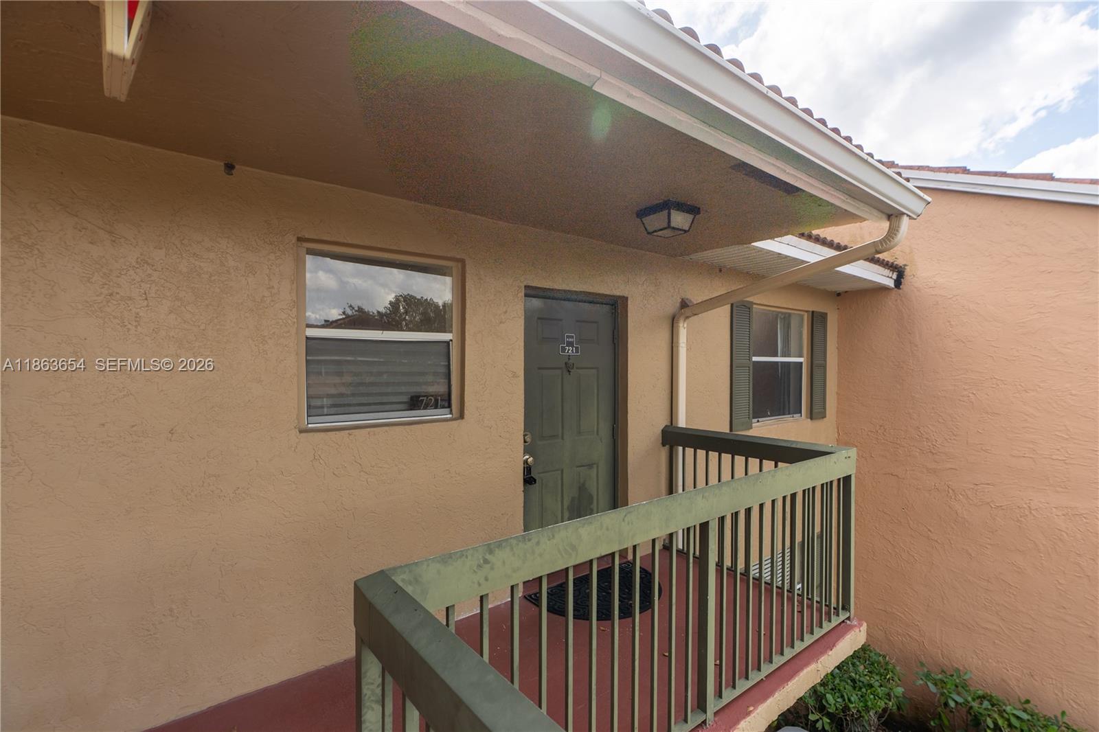 721 NW 103rd Ter #202 Pembroke Pines, FL 33026