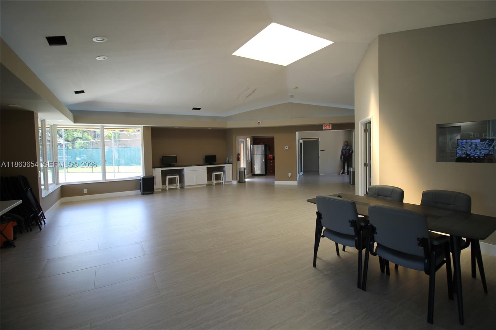 721 NW 103rd Ter #202 Pembroke Pines, FL 33026