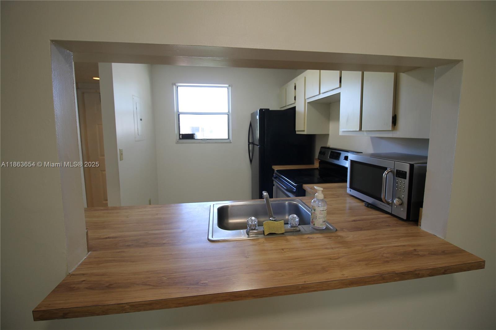 721 NW 103rd Ter #202 Pembroke Pines, FL 33026