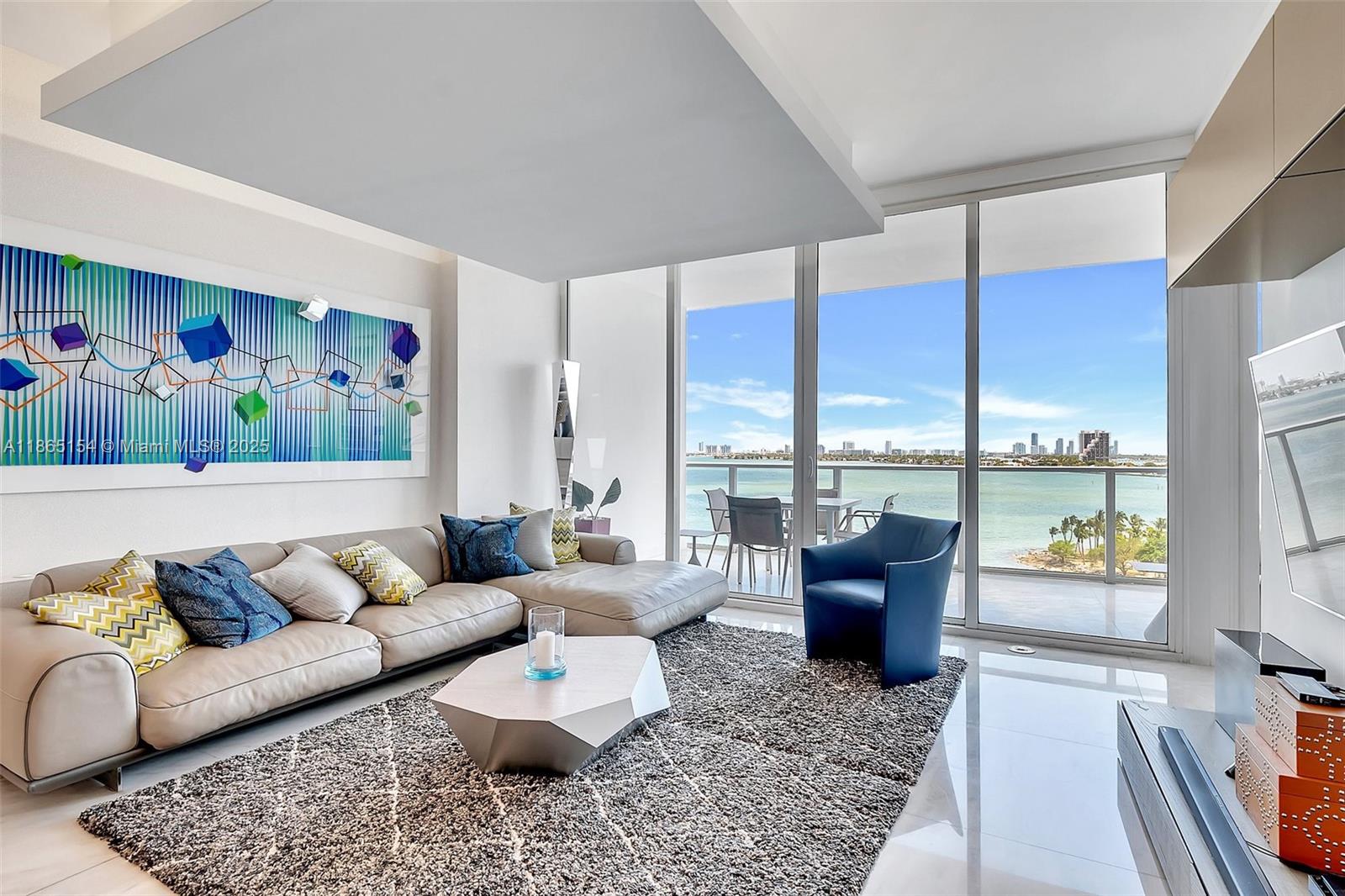 image Paramount Bay10