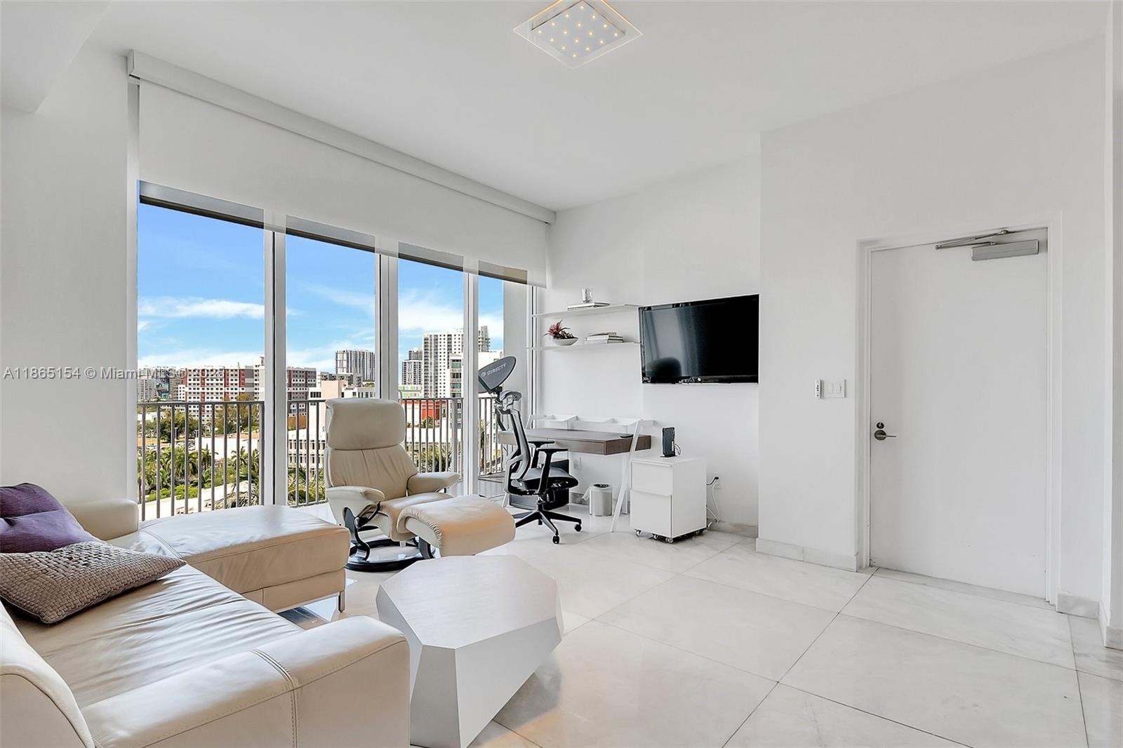 image Paramount Bay17
