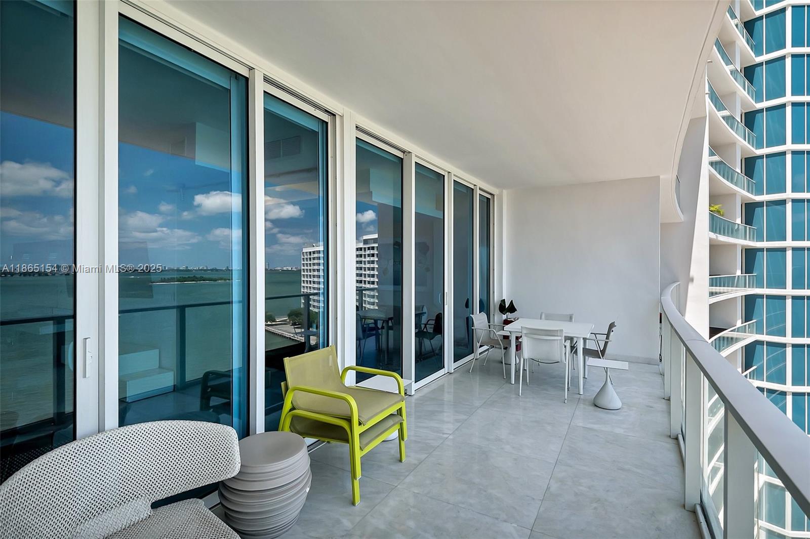image Paramount Bay19