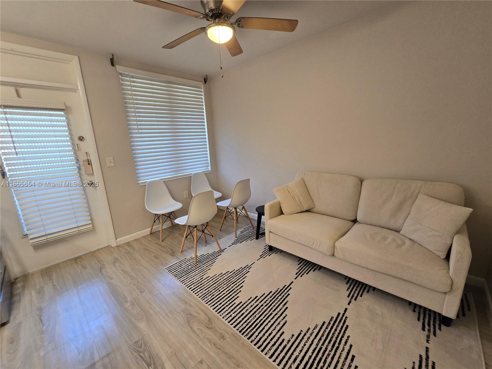 441 Collins Ave #5