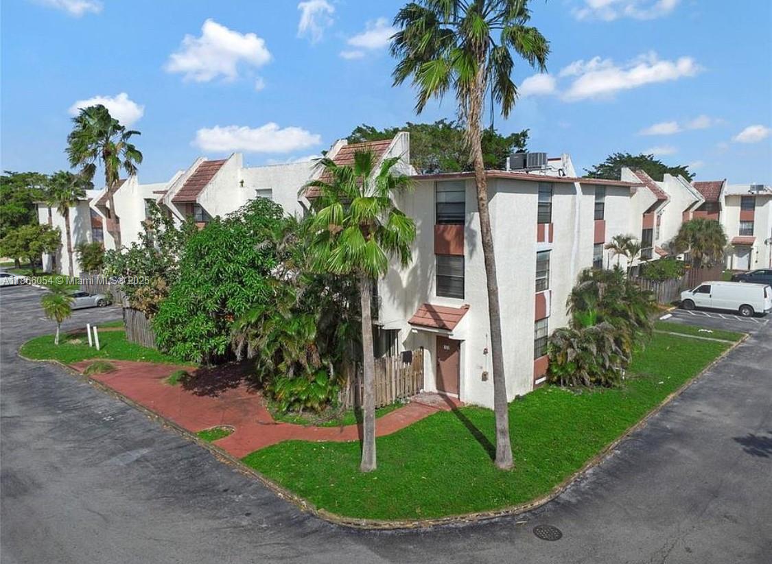 1744 NW 55th Ave #201