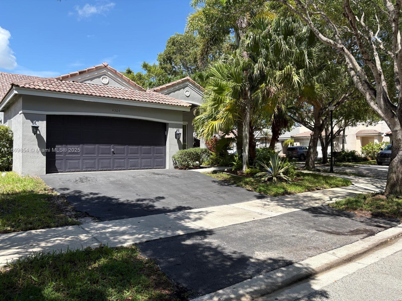 4304 Beechwood Cir