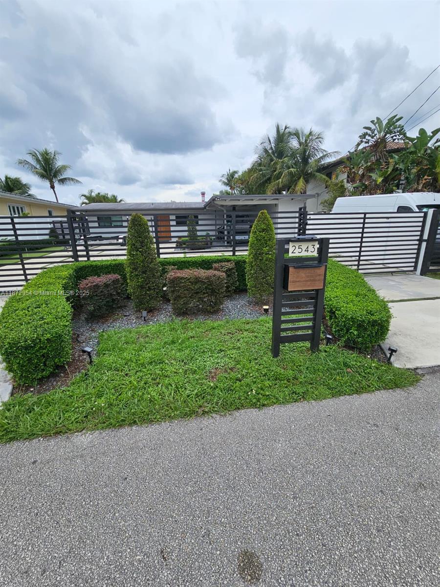 2543 Gulfstream Ln