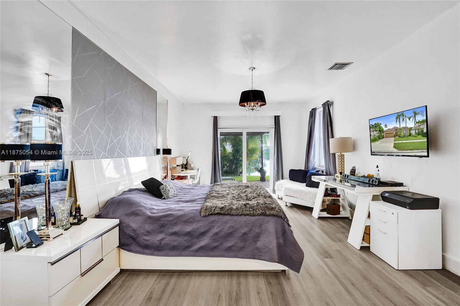 1947 NW 130th Ave Pembroke Pines, FL 33028