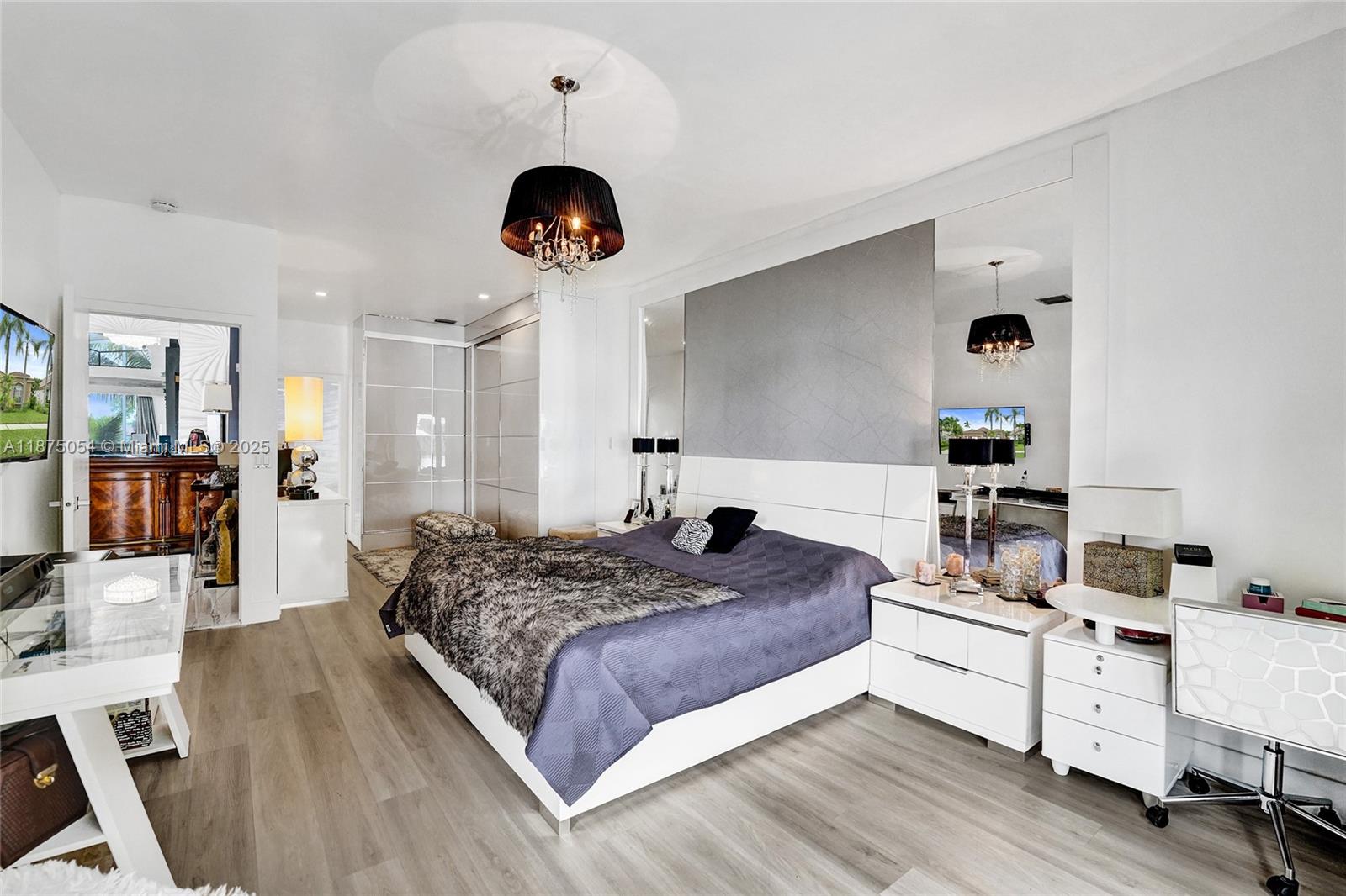 1947 NW 130th Ave Pembroke Pines, FL 33028