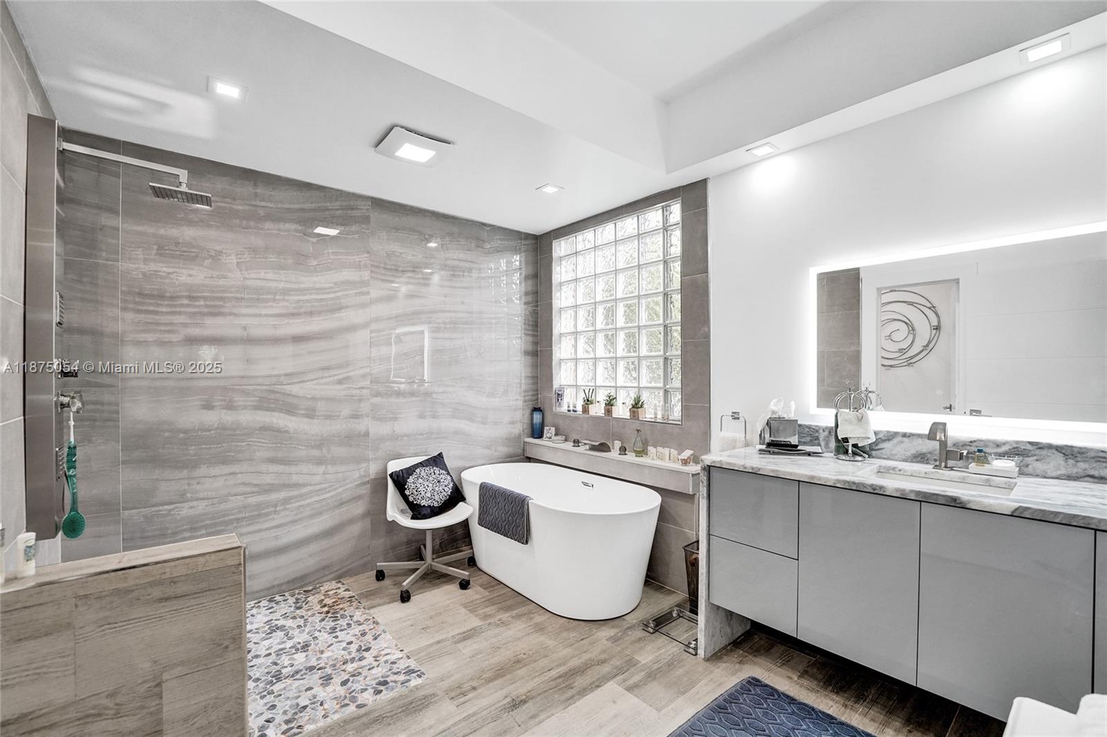 1947 NW 130th Ave Pembroke Pines, FL 33028