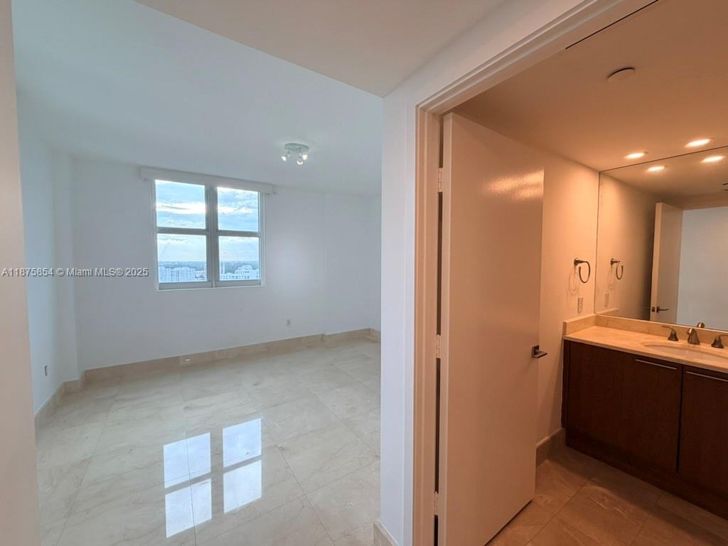 image The Peninsula Ii Condo31