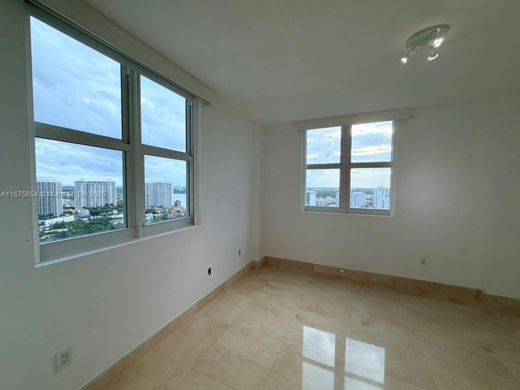 image The Peninsula Ii Condo32