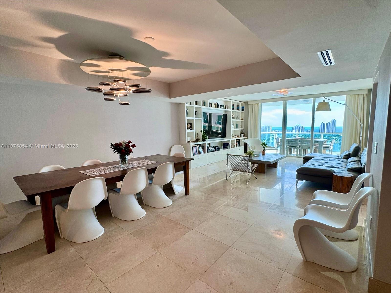 image The Peninsula Ii Condo4