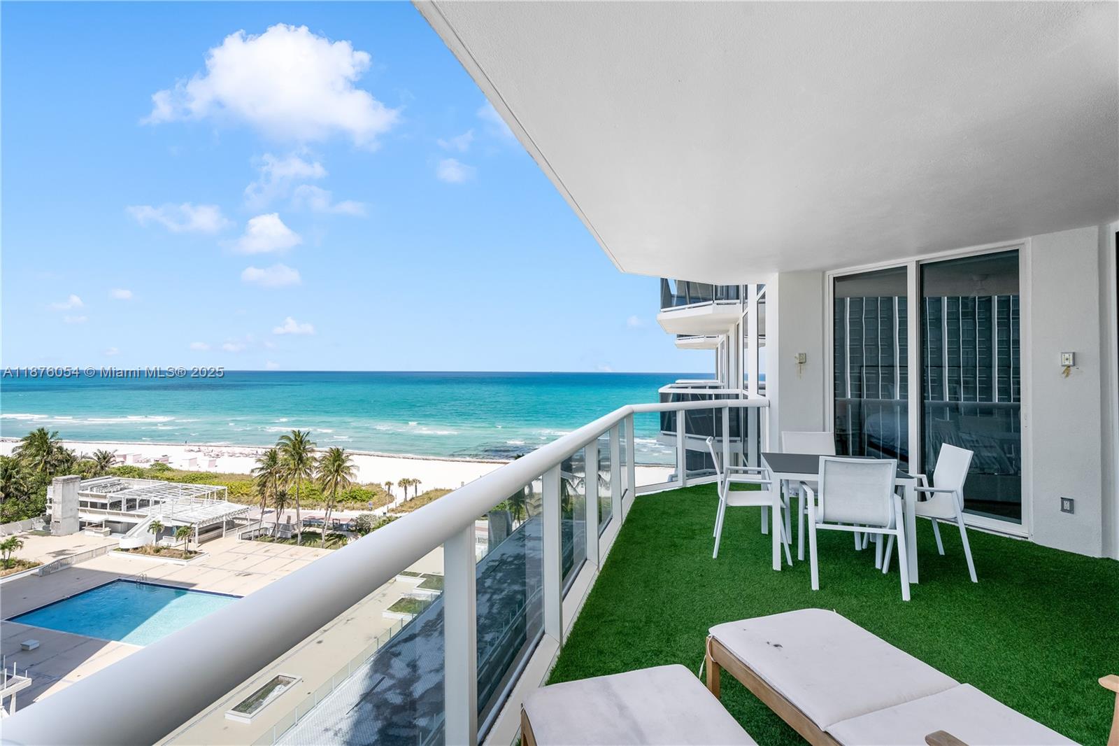 4779 Collins Ave #1008