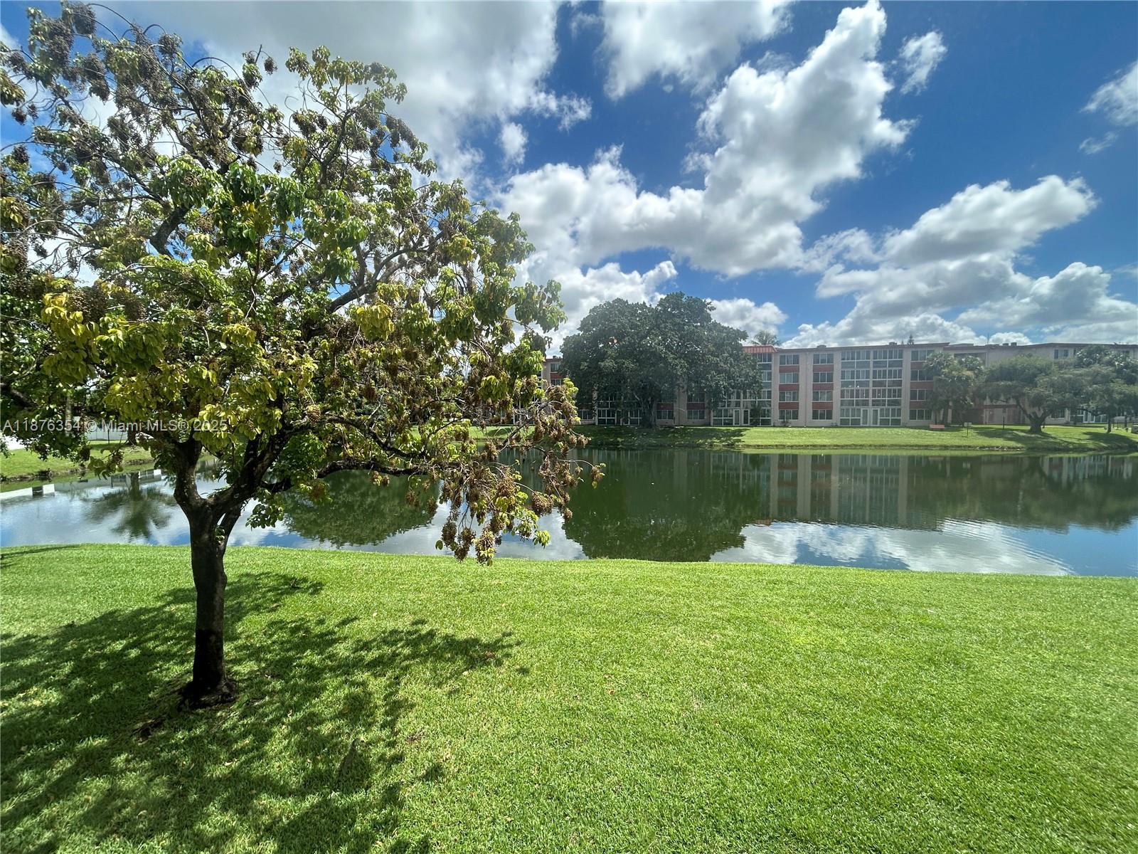 1080 Del Lago Cir #202