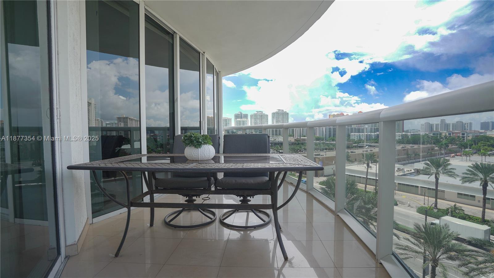 image Ocean Four Condo32