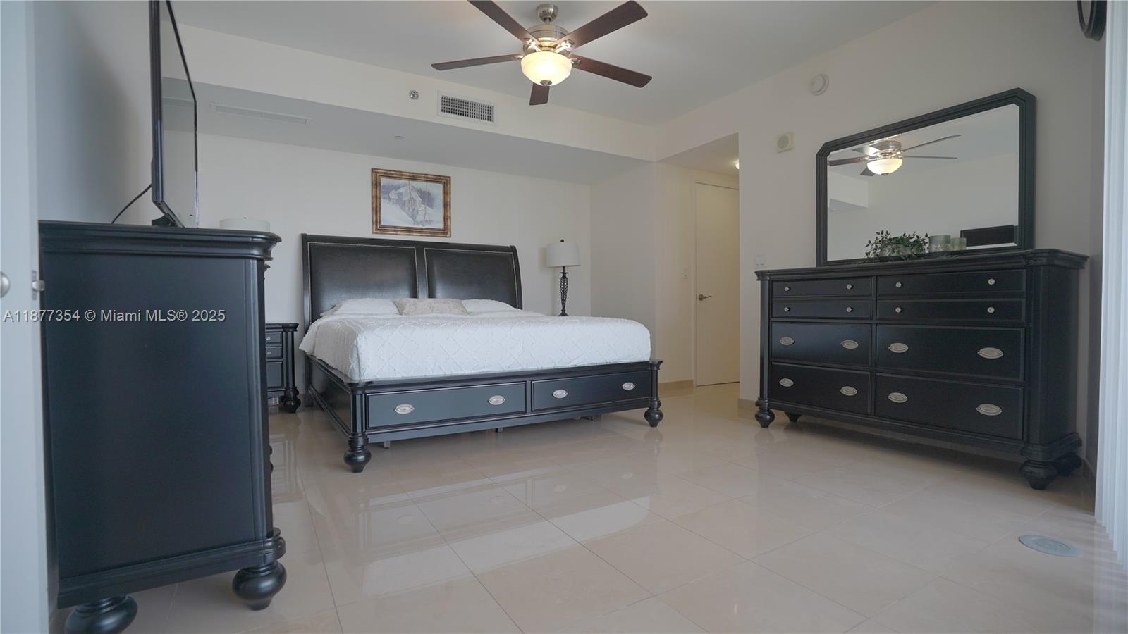 image Ocean Four Condo34