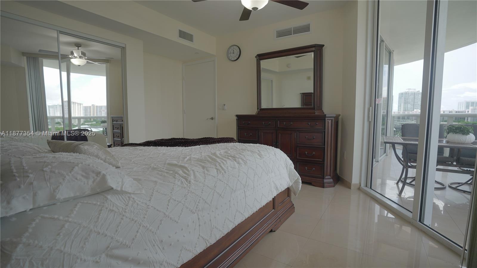image Ocean Four Condo45