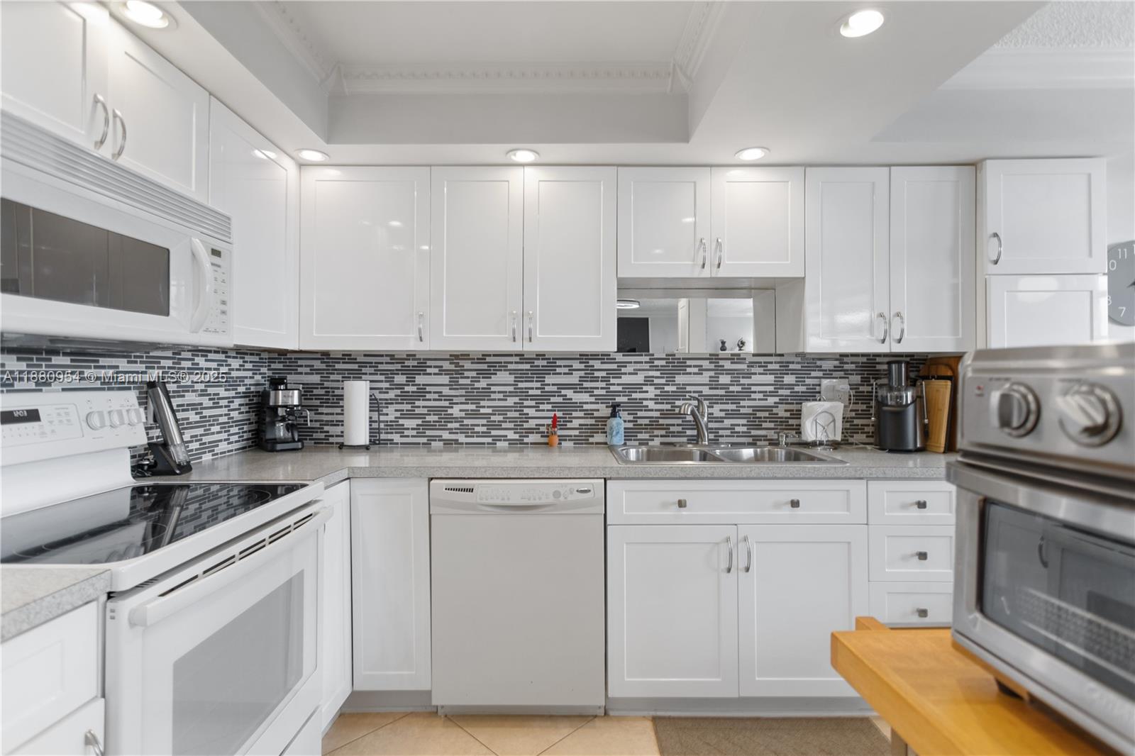 1811 Jefferson St #805