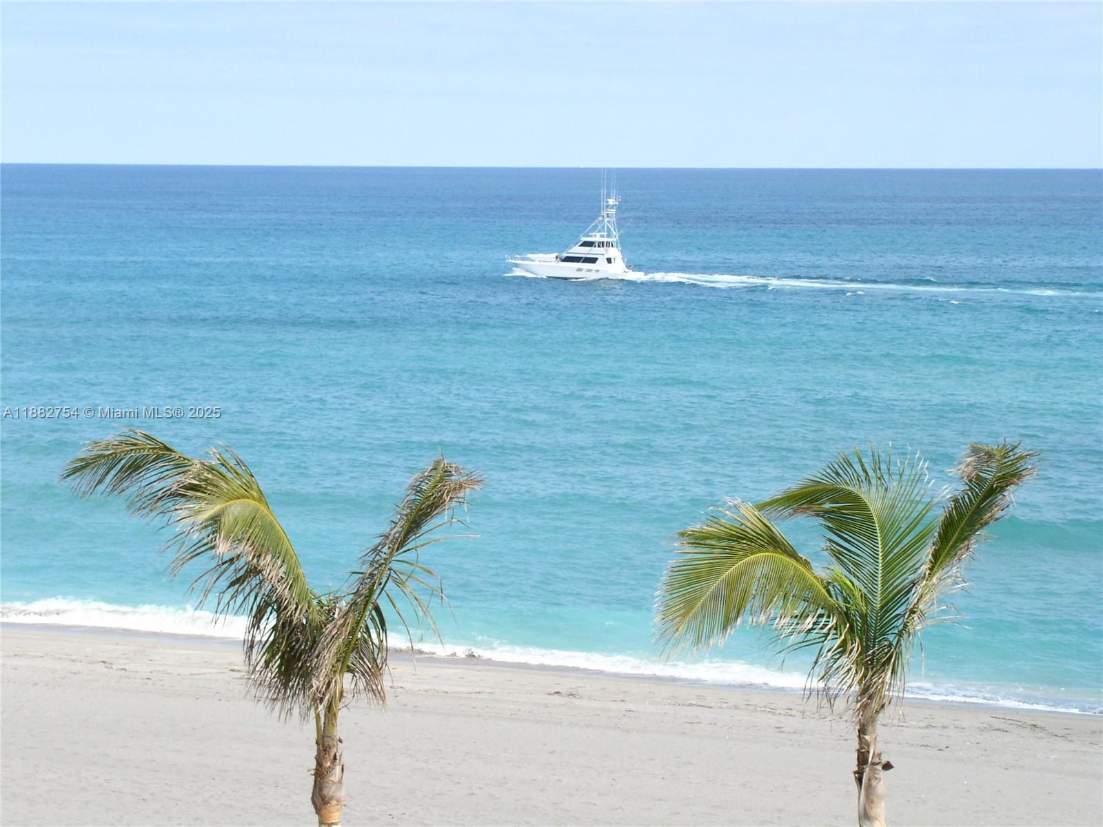 200 Beach Rd #202 Tequesta, FL 33469