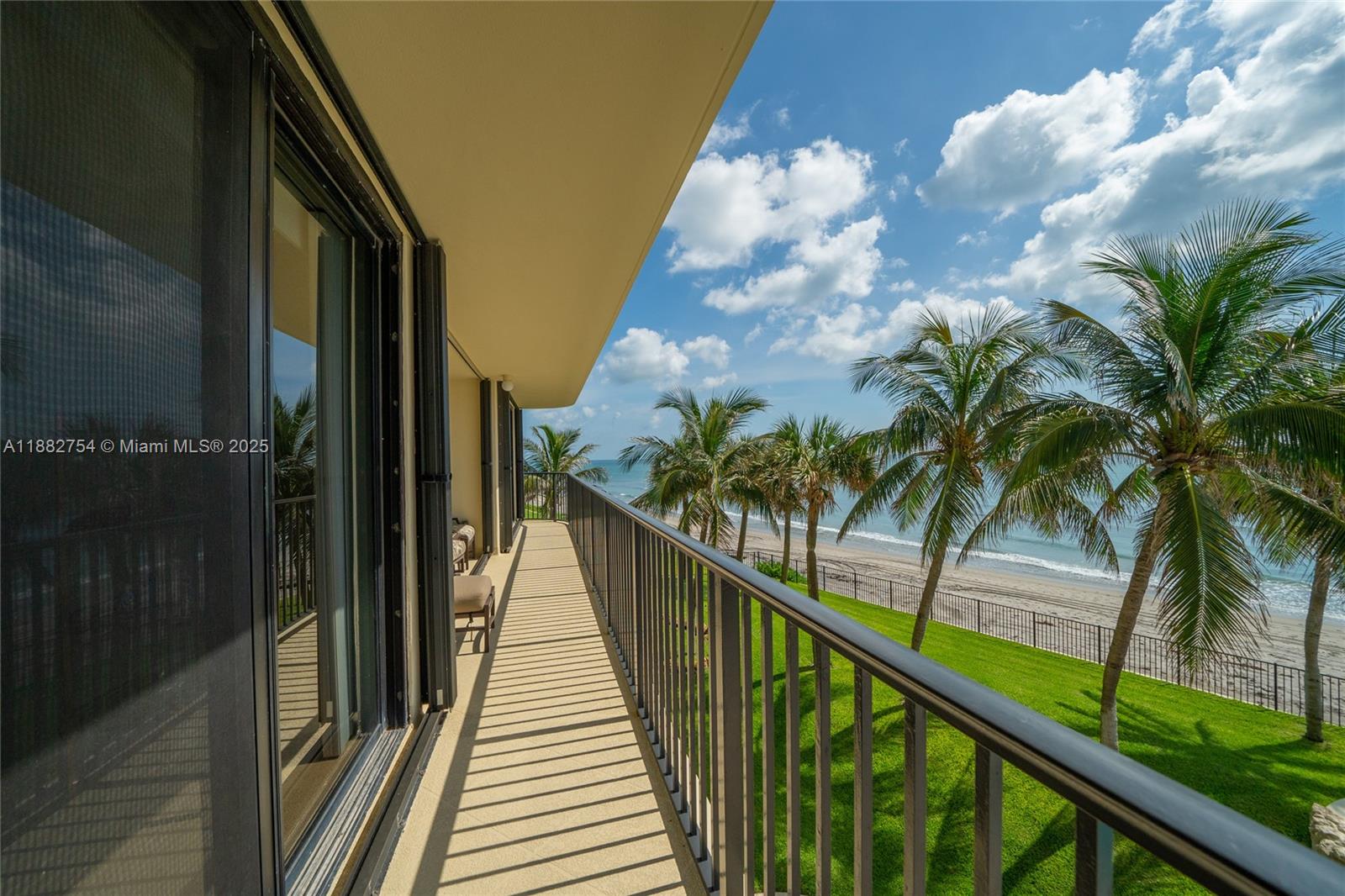 200 Beach Rd #202 Tequesta, FL 33469