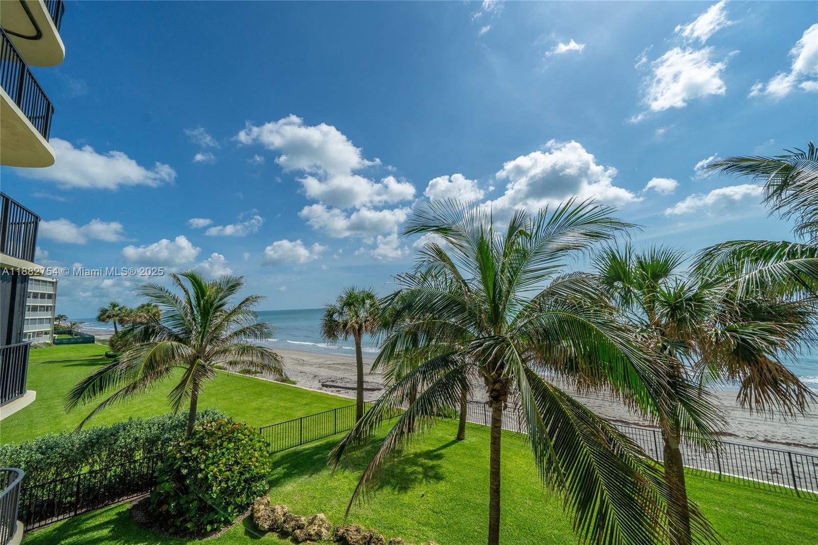 200 Beach Rd #202 Tequesta, FL 33469