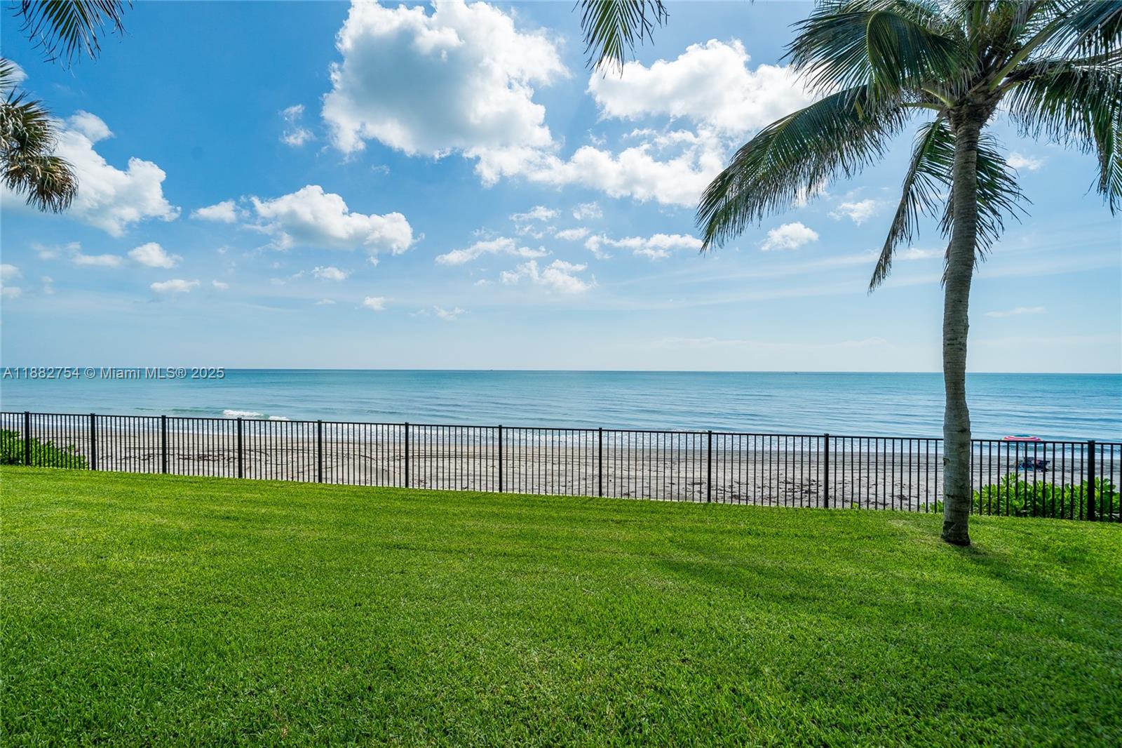 200 Beach Rd #202 Tequesta, FL 33469