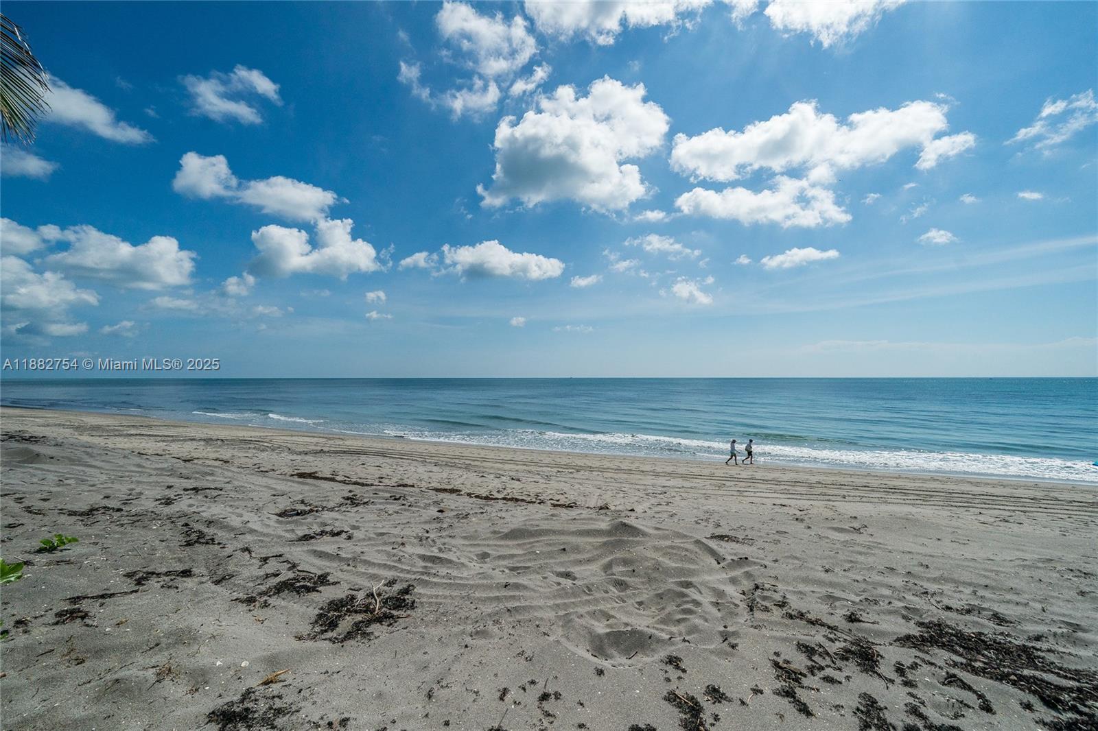 200 Beach Rd #202 Tequesta, FL 33469