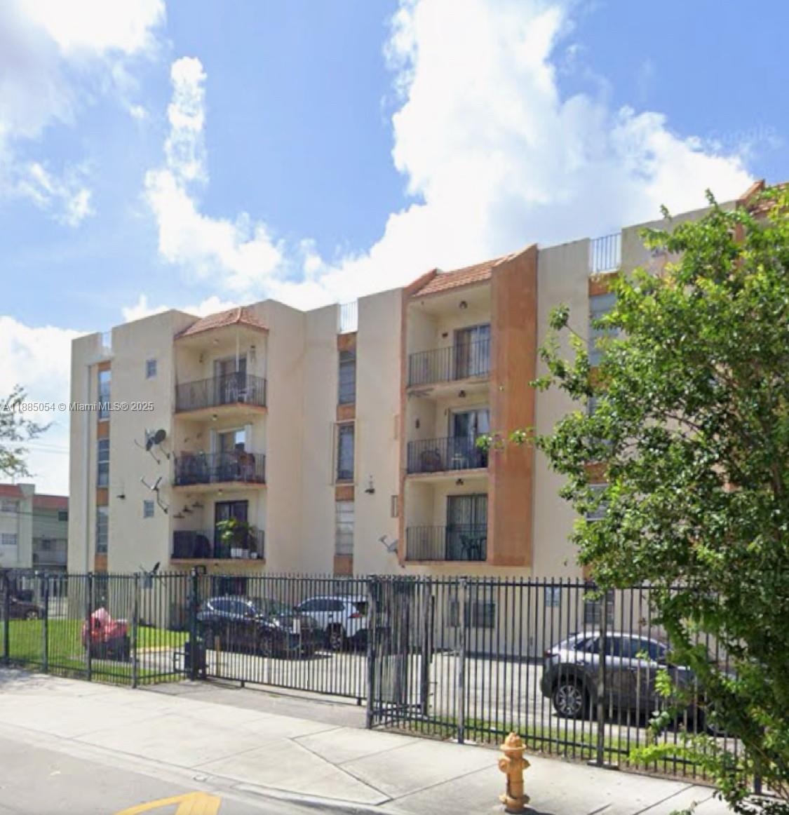 1051 SW 1st St #303