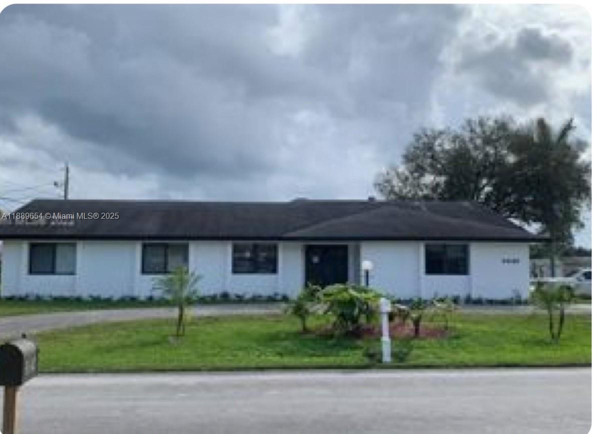 8640 SW 185th St