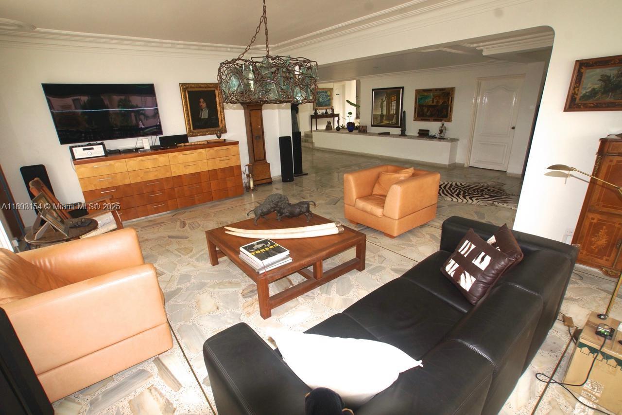 Cra 107 # 15-20 - Esquina Ciudad Jardin, Cali Colombia Cali, CO, 0