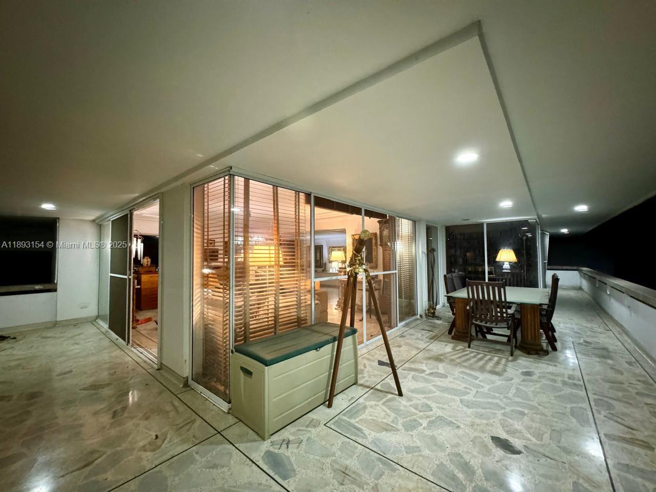 Cra 107 # 15-20 - Esquina Ciudad Jardin, Cali Colombia Cali, CO, 0