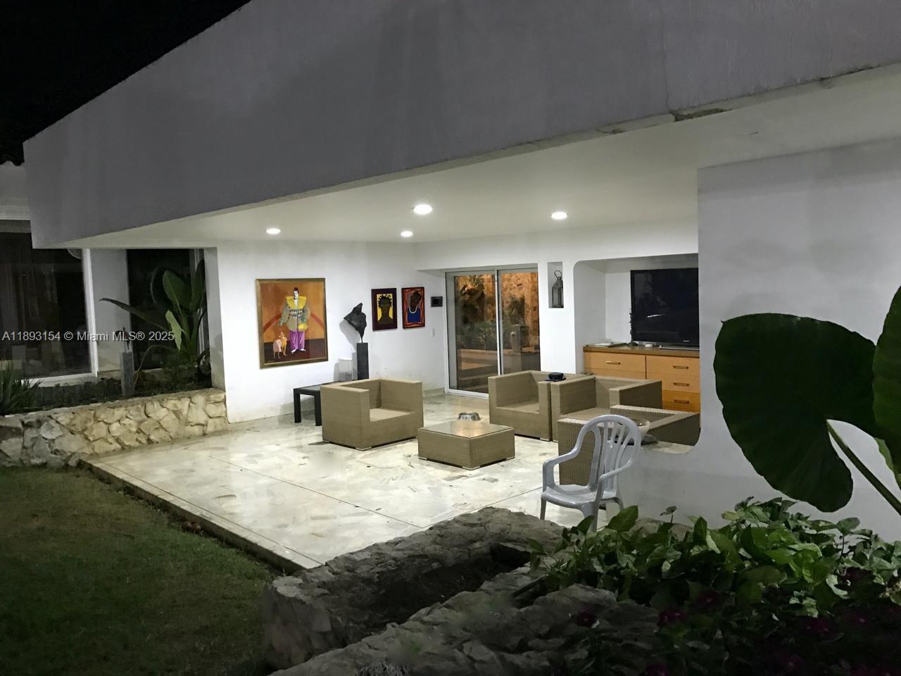 Cra 107 # 15-20 - Esquina Ciudad Jardin, Cali Colombia Cali, CO, 0