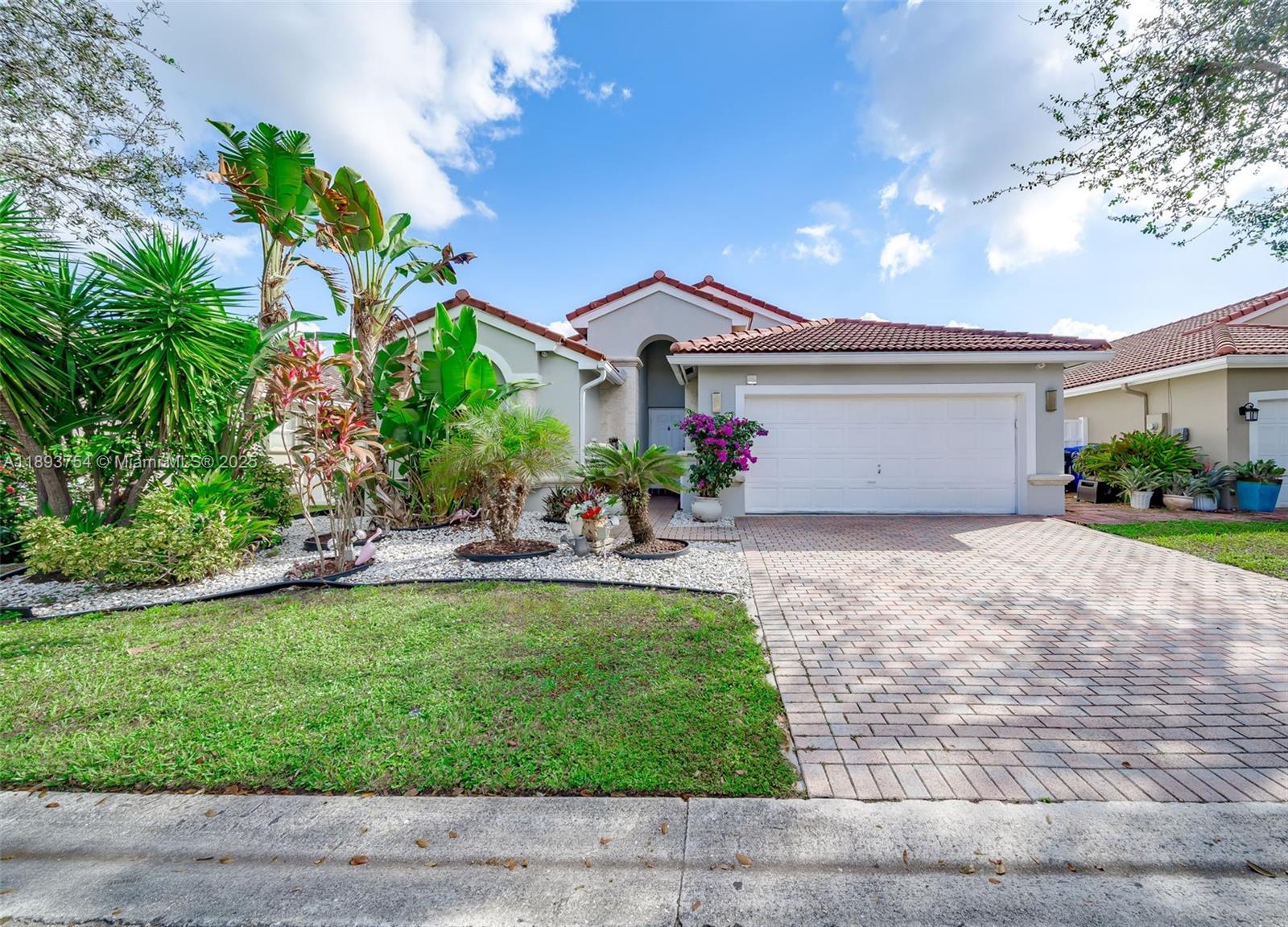 5032 SW 34th Ter