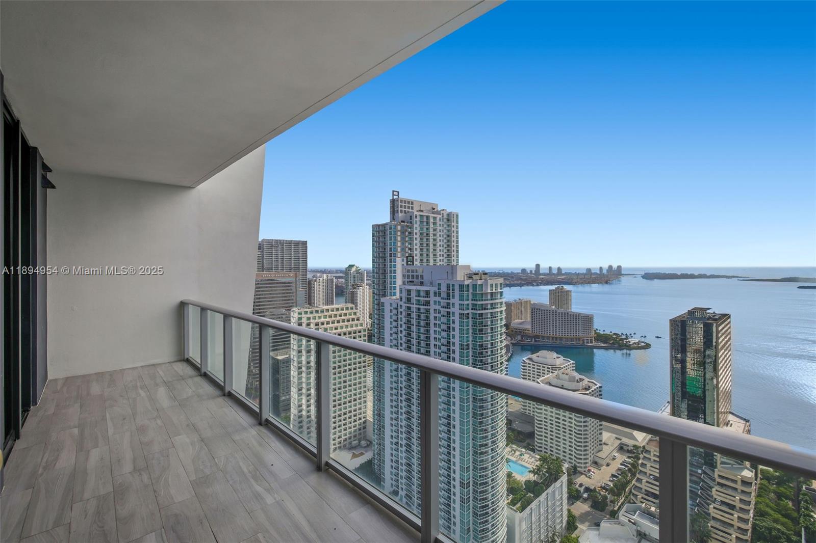 1010 Brickell Ave #4704