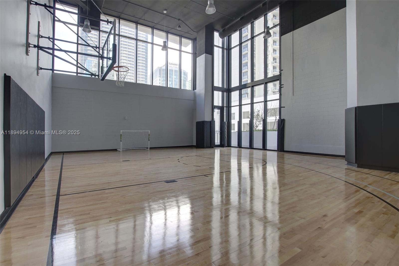 image 1010 Brickell44