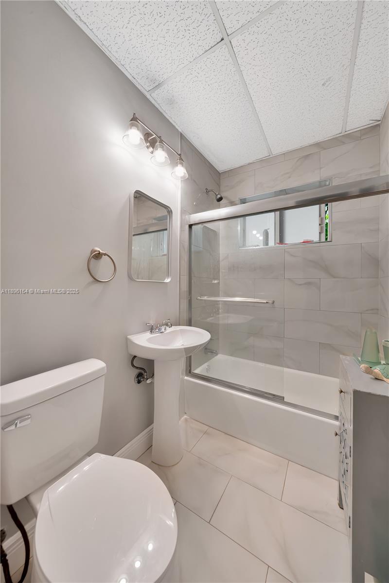 3577 Charles Ave Miami, FL 33133