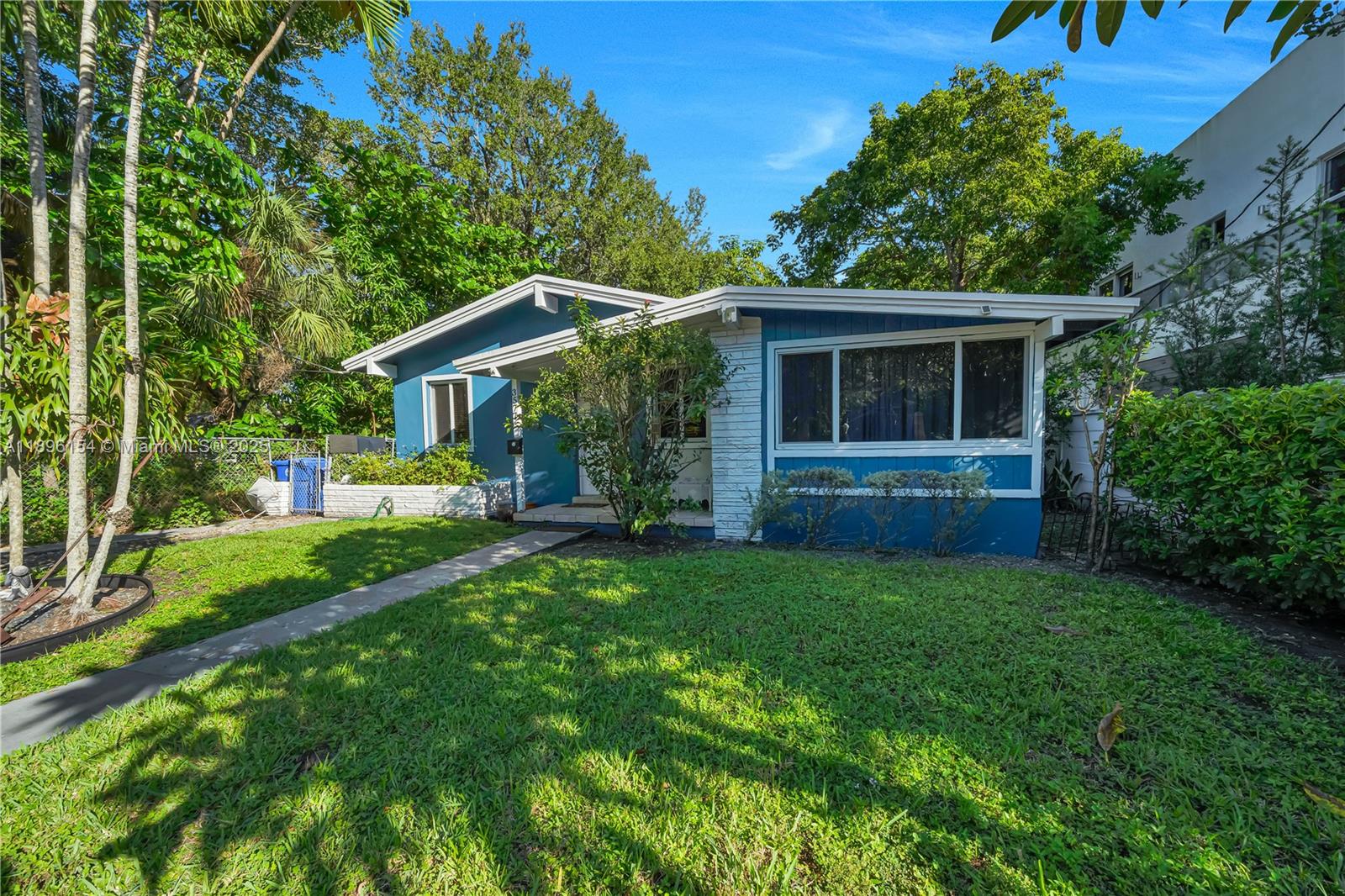 3577 Charles Ave Miami, FL 33133