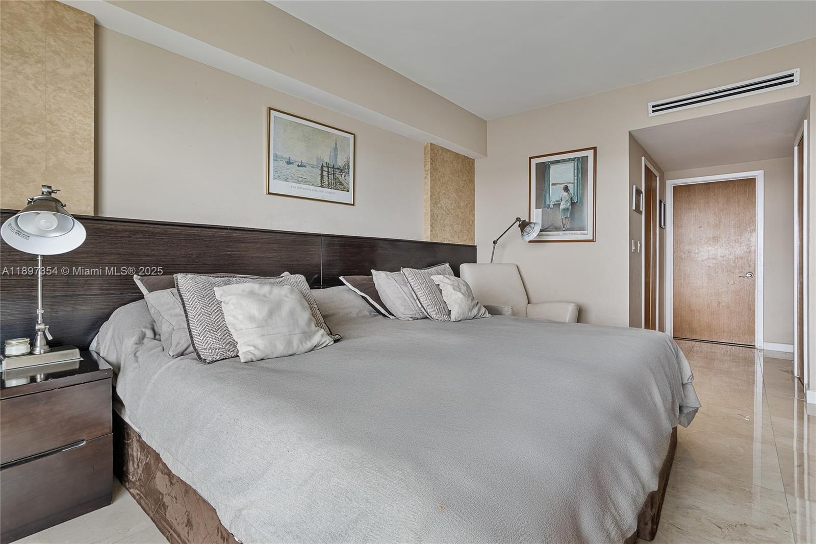 image The Emerald At Brickell16