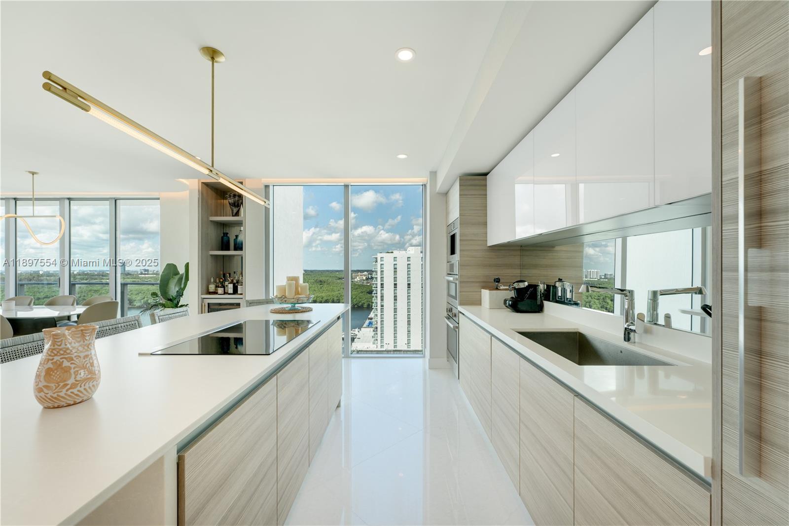 image Parque Towers Condo12