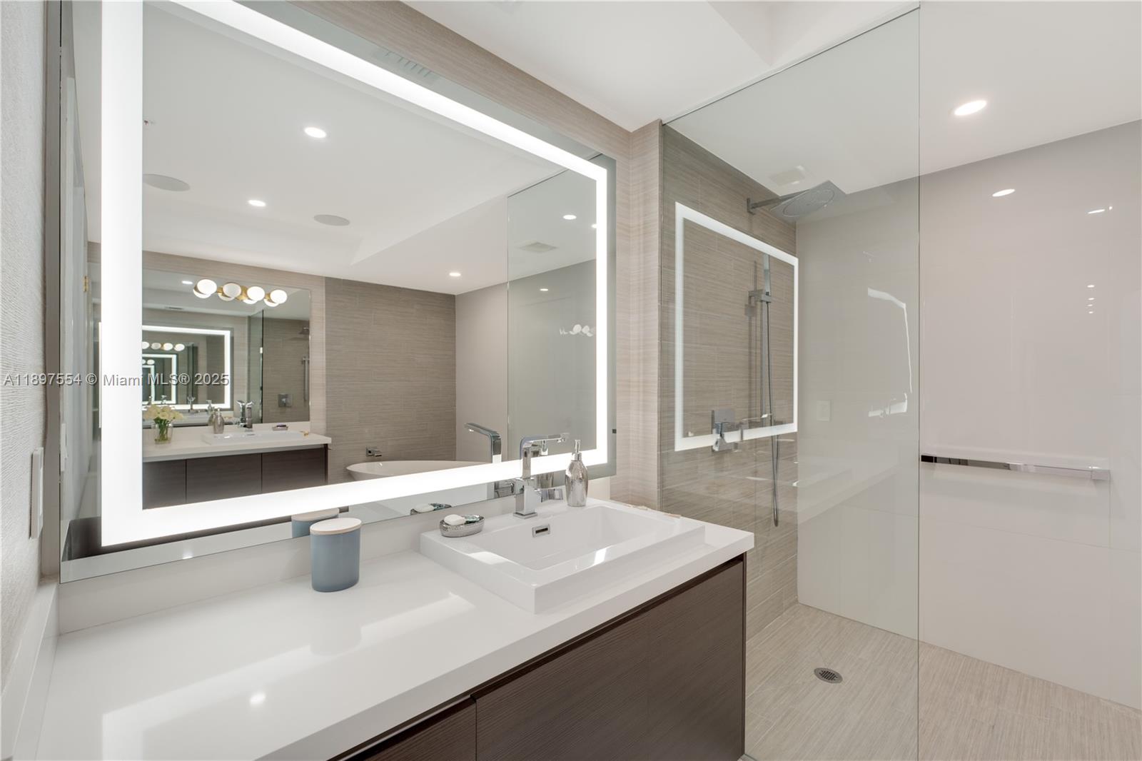 image Parque Towers Condo21