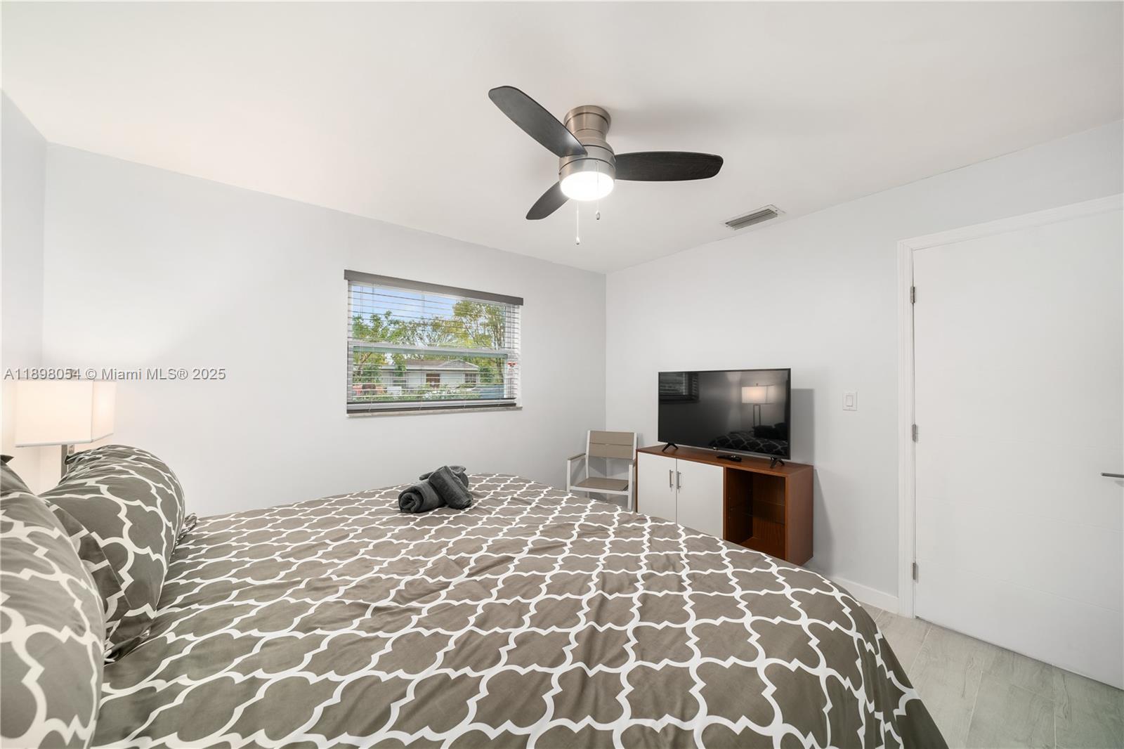 5037-5035 NW 5th Ave Miami, FL 33127